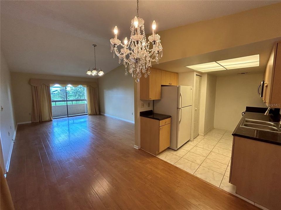 For Rent: $1,700 (2 beds, 2 baths, 1048 Square Feet)