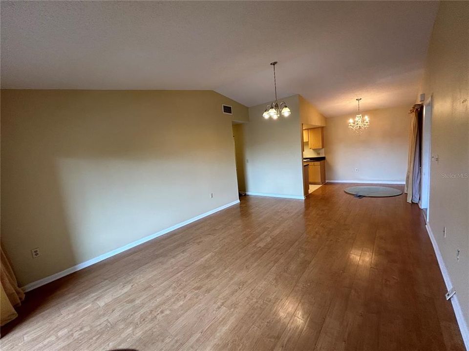 For Rent: $1,700 (2 beds, 2 baths, 1048 Square Feet)