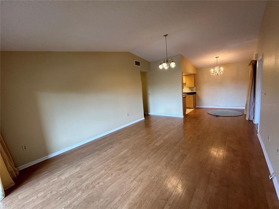 For Rent: $1,700 (2 beds, 2 baths, 1048 Square Feet)