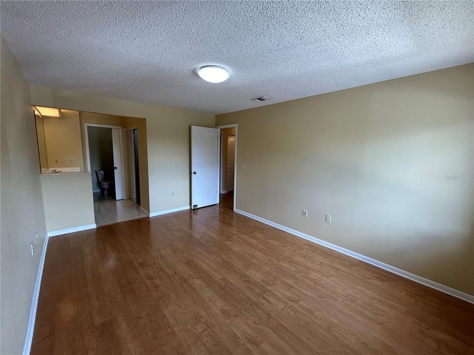 For Rent: $1,700 (2 beds, 2 baths, 1048 Square Feet)