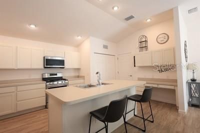 For Rent: $1,895 (2 beds, 2 baths, 1227 Square Feet)