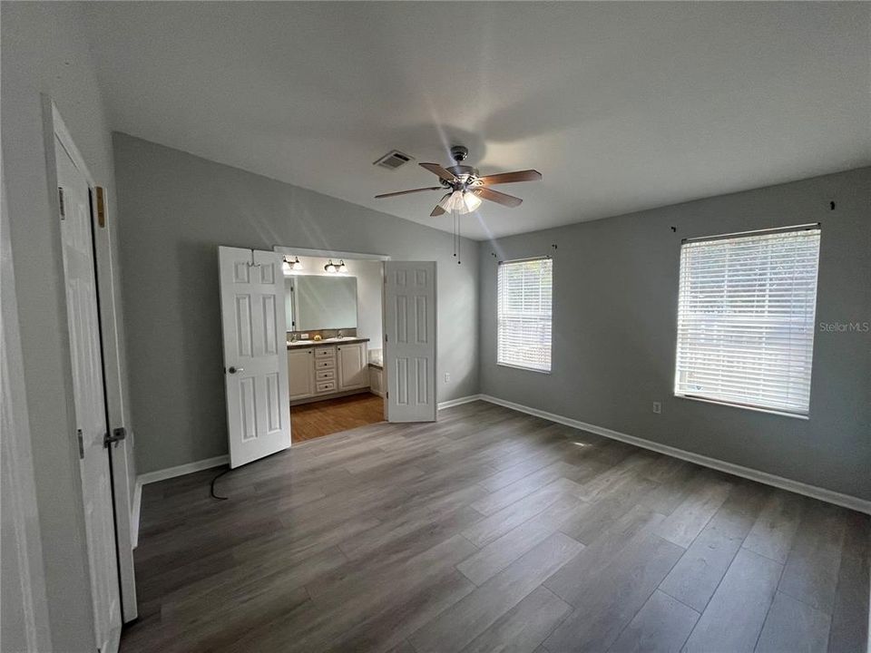 For Sale: $279,900 (3 beds, 2 baths, 1392 Square Feet)