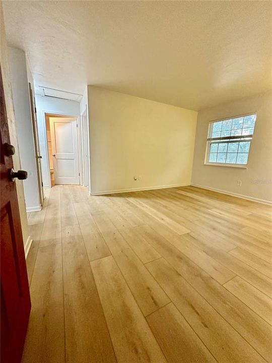 For Rent: $1,300 (2 beds, 1 baths, 792 Square Feet)