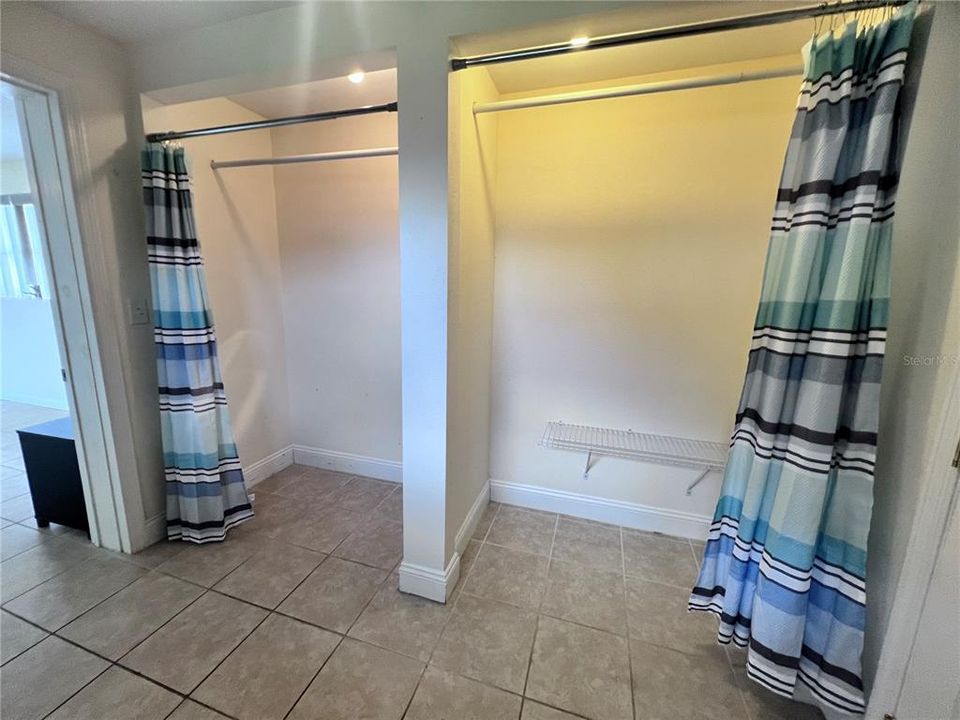 For Rent: $1,000 (1 beds, 1 baths, 308 Square Feet)