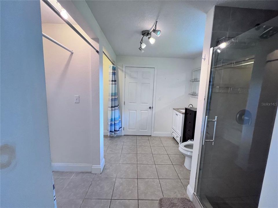 For Rent: $1,000 (1 beds, 1 baths, 308 Square Feet)