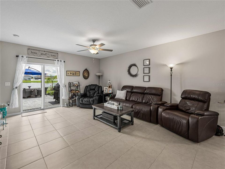 For Sale: $449,999 (5 beds, 2 baths, 2415 Square Feet)