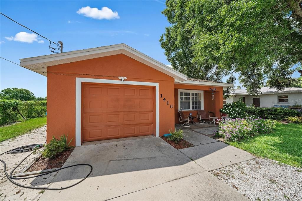 For Sale: $339,000 (3 beds, 2 baths, 1294 Square Feet)