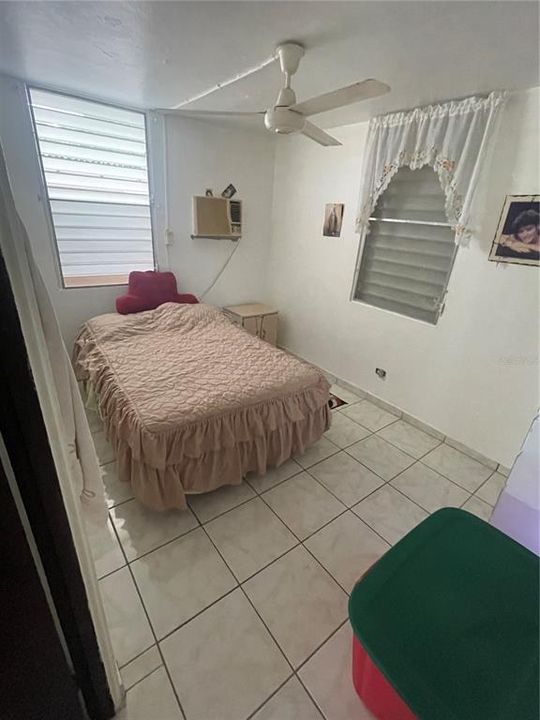 En Venta: $190,000 (5 camas, 2 baños, 1250 Pies cuadrados)