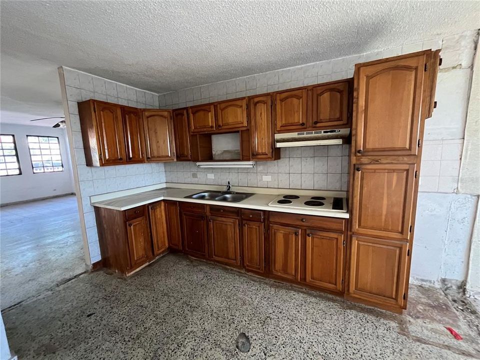 For Sale: $120,000 (3 beds, 2 baths, 9500 Square Feet)