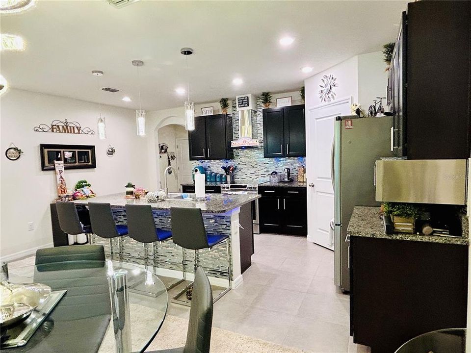 For Sale: $359,000 (4 beds, 2 baths, 1852 Square Feet)