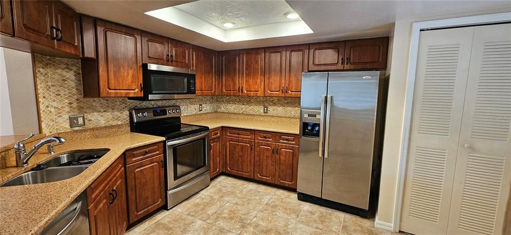 For Rent: $1,600 (2 beds, 2 baths, 1072 Square Feet)