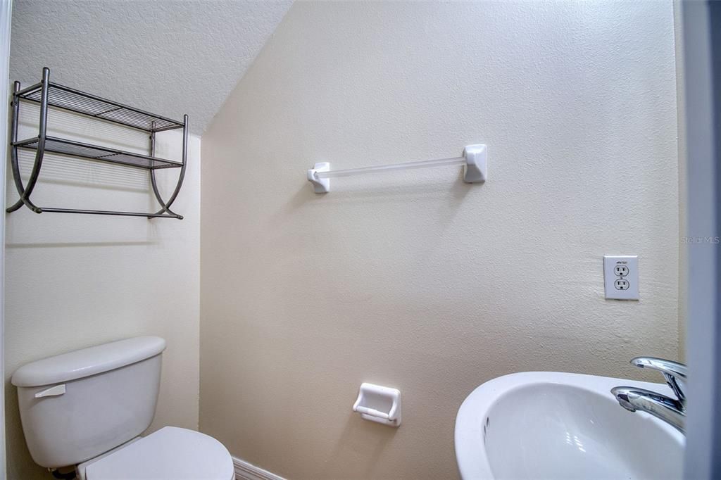 For Sale: $274,500 (2 beds, 1 baths, 1146 Square Feet)