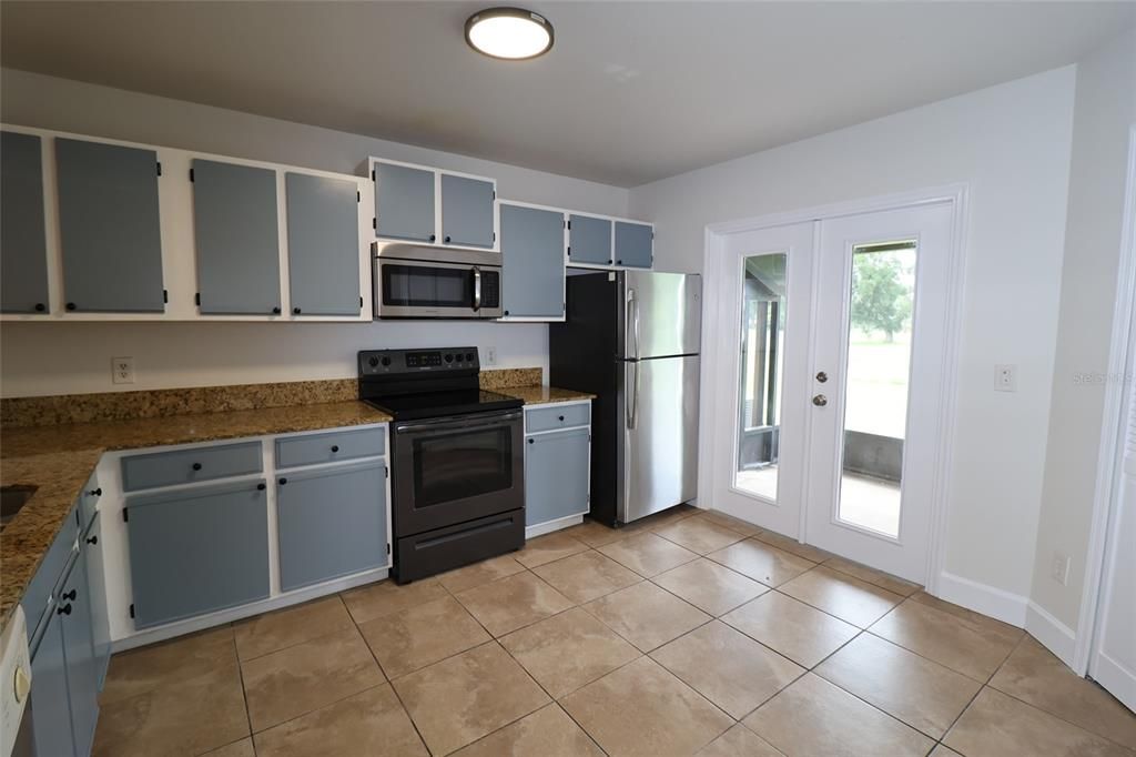 Large updated kitchen with eat in area