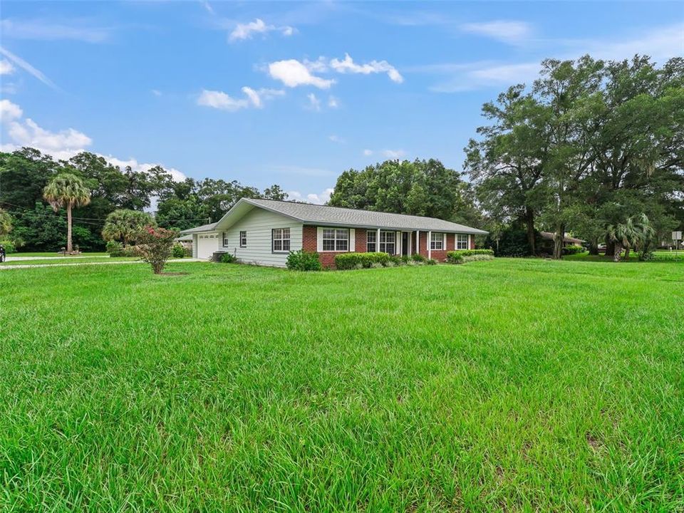 For Sale: $290,000 (2 beds, 2 baths, 1704 Square Feet)