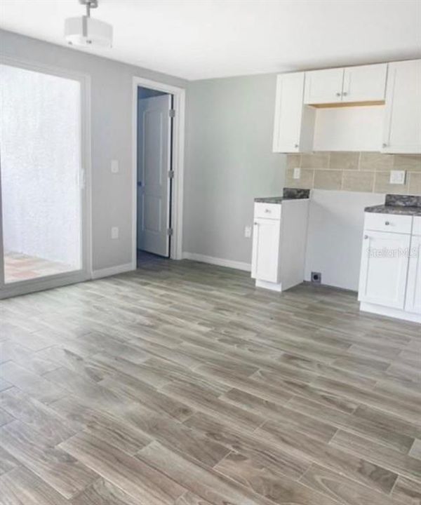 For Rent: $1,600 (2 beds, 1 baths, 2928 Square Feet)