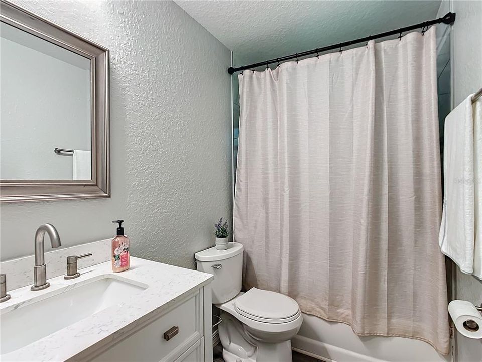 For Sale: $265,000 (3 beds, 1 baths, 1070 Square Feet)