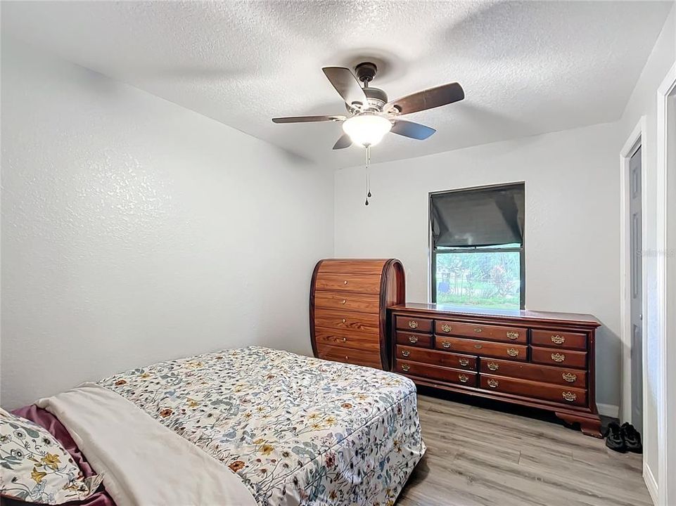 For Sale: $265,000 (3 beds, 1 baths, 1070 Square Feet)