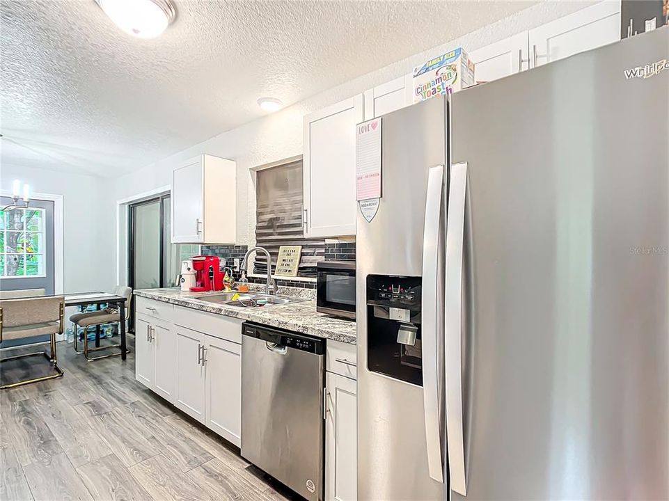 For Sale: $265,000 (3 beds, 1 baths, 1070 Square Feet)