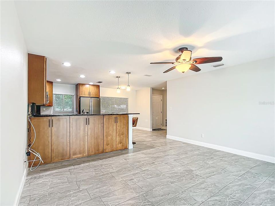 For Sale: $317,995 (2 beds, 2 baths, 1654 Square Feet)