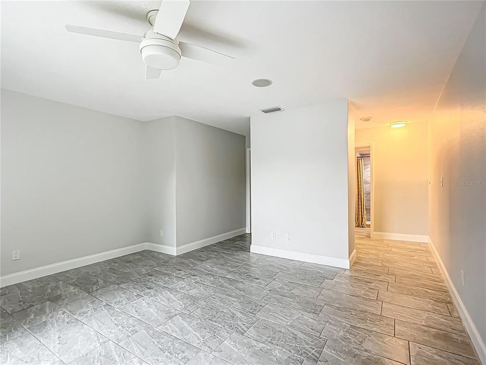 For Sale: $317,995 (2 beds, 2 baths, 1654 Square Feet)