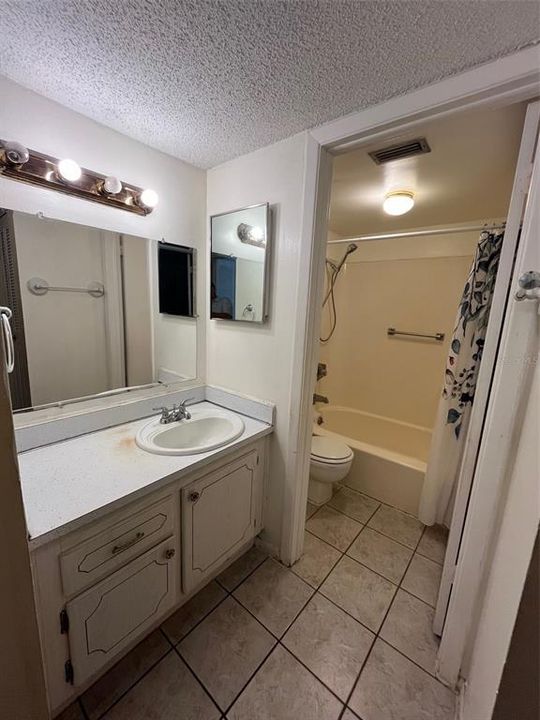 For Sale: $92,500 (1 beds, 1 baths, 826 Square Feet)