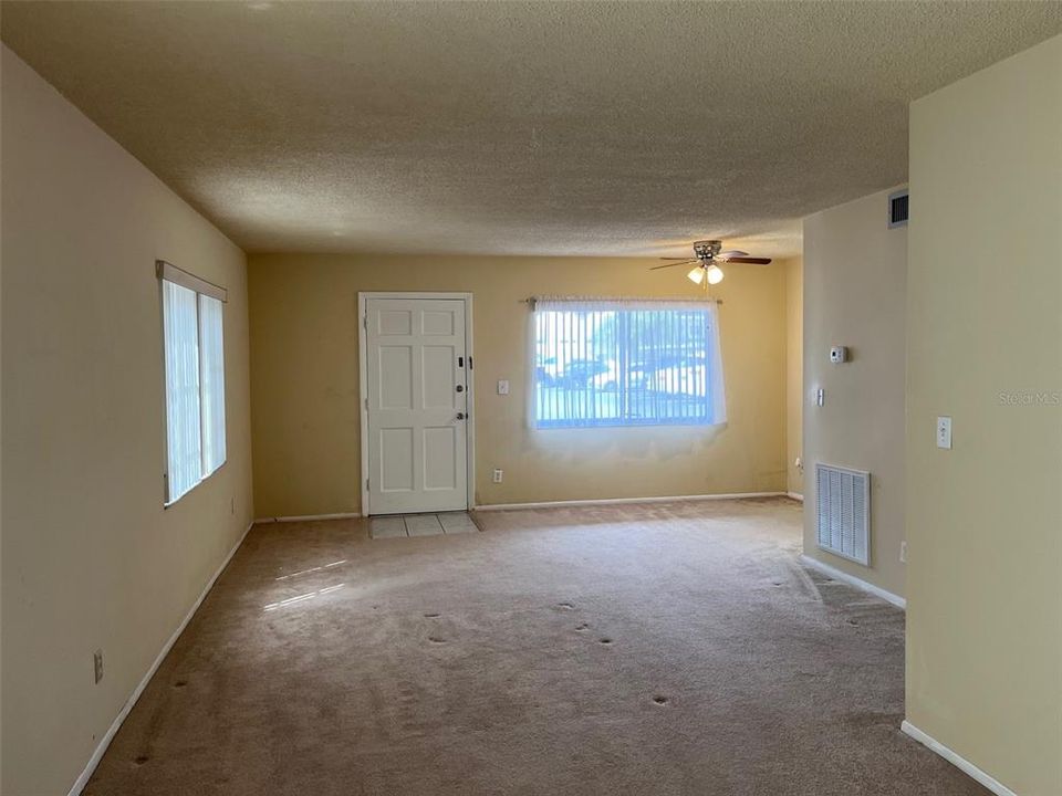 For Sale: $92,500 (1 beds, 1 baths, 826 Square Feet)