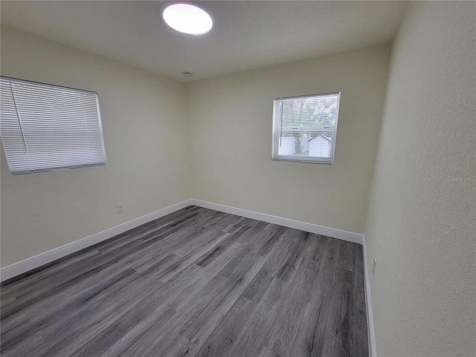 For Sale: $249,900 (2 beds, 1 baths, 1098 Square Feet)