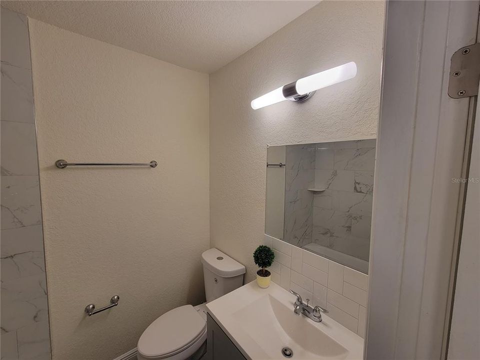 For Sale: $249,900 (2 beds, 1 baths, 1098 Square Feet)