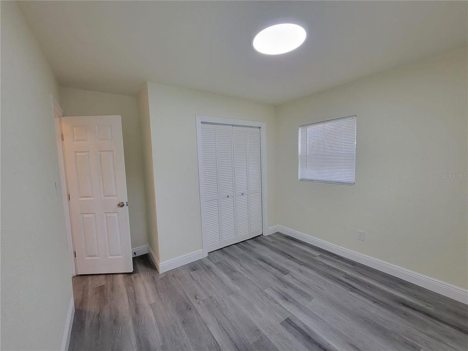 For Sale: $249,900 (2 beds, 1 baths, 1098 Square Feet)