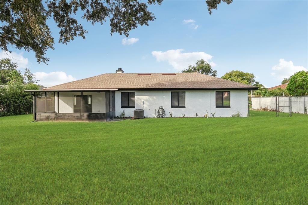 For Sale: $465,000 (3 beds, 2 baths, 1703 Square Feet)