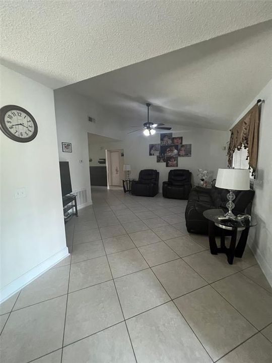 For Sale: $339,900 (3 beds, 2 baths, 1244 Square Feet)