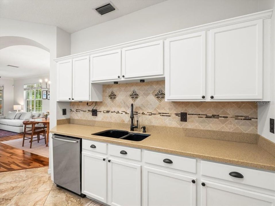 Active With Contract: $495,000 (3 beds, 2 baths, 1650 Square Feet)