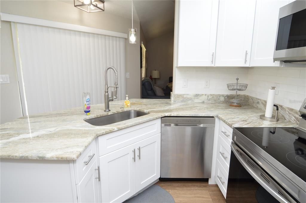 For Rent: $2,500 (2 beds, 2 baths, 1174 Square Feet)