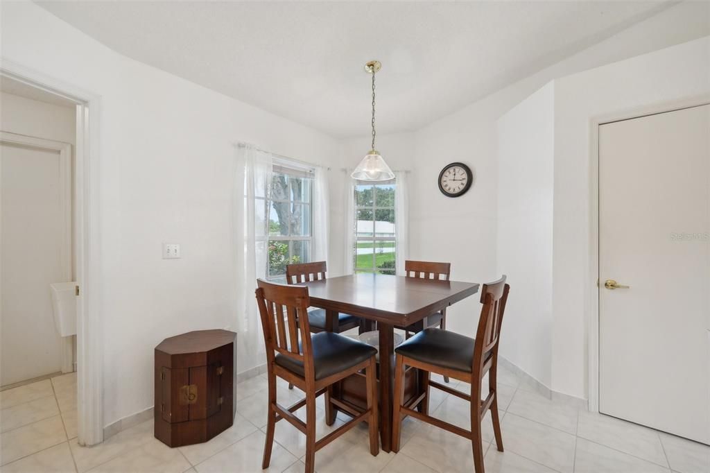 For Sale: $289,900 (3 beds, 2 baths, 1354 Square Feet)