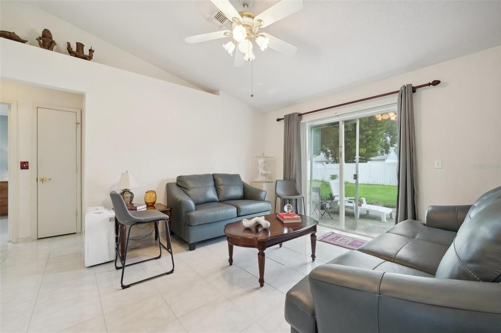 For Sale: $289,900 (3 beds, 2 baths, 1354 Square Feet)