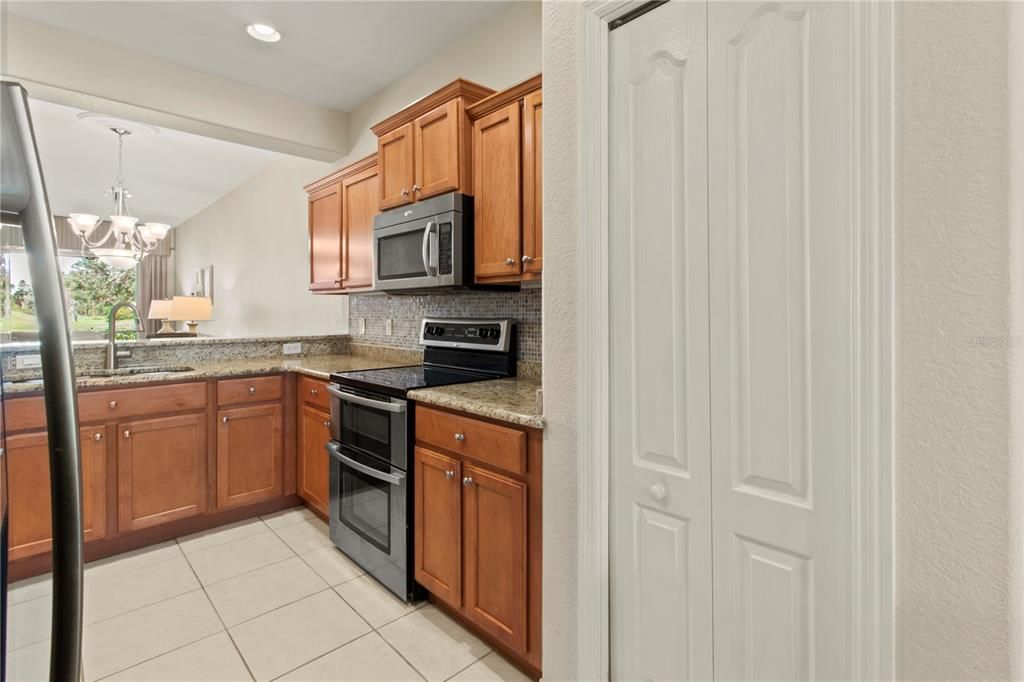 For Sale: $359,900 (2 beds, 2 baths, 1350 Square Feet)