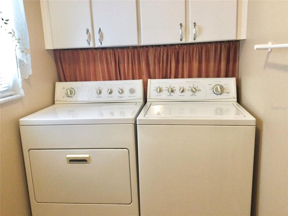 For Sale: $249,000 (2 beds, 1 baths, 1136 Square Feet)