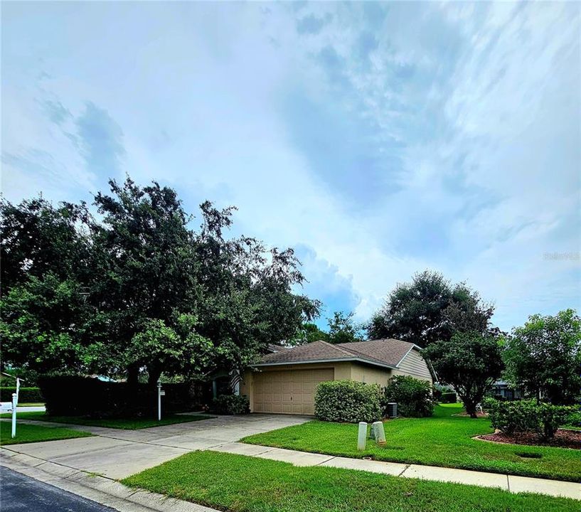 For Sale: $425,000 (3 beds, 2 baths, 1852 Square Feet)