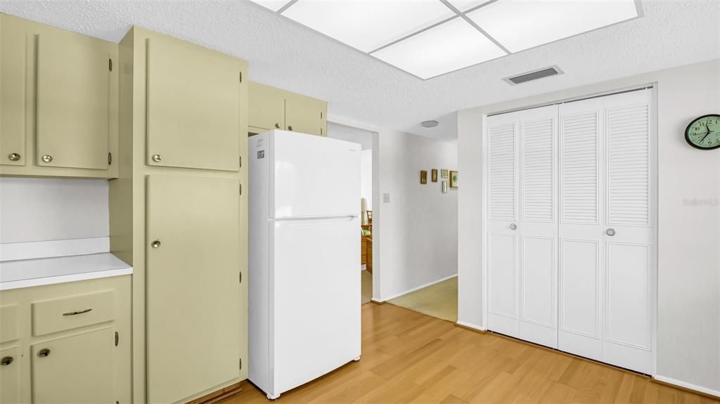 For Sale: $365,000 (2 beds, 2 baths, 1181 Square Feet)