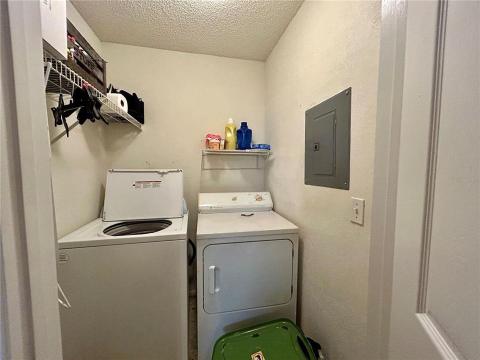 For Sale: $164,500 (1 beds, 1 baths, 605 Square Feet)