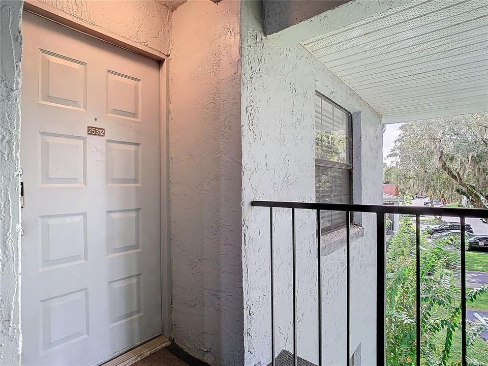 For Sale: $174,000 (2 beds, 2 baths, 960 Square Feet)