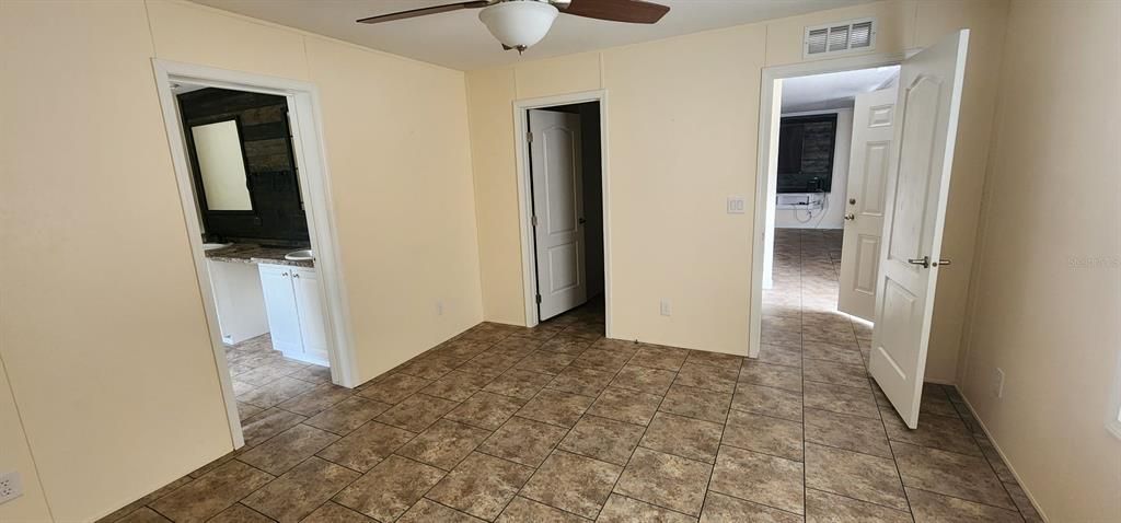 For Sale: $219,500 (3 beds, 2 baths, 1493 Square Feet)