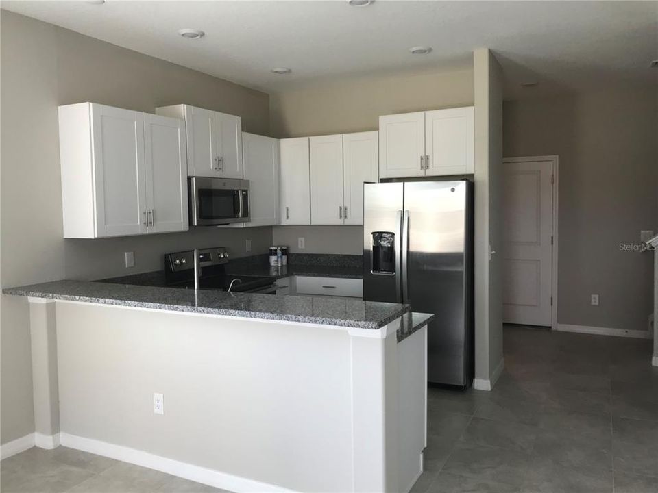 For Rent: $2,150 (3 beds, 2 baths, 1787 Square Feet)