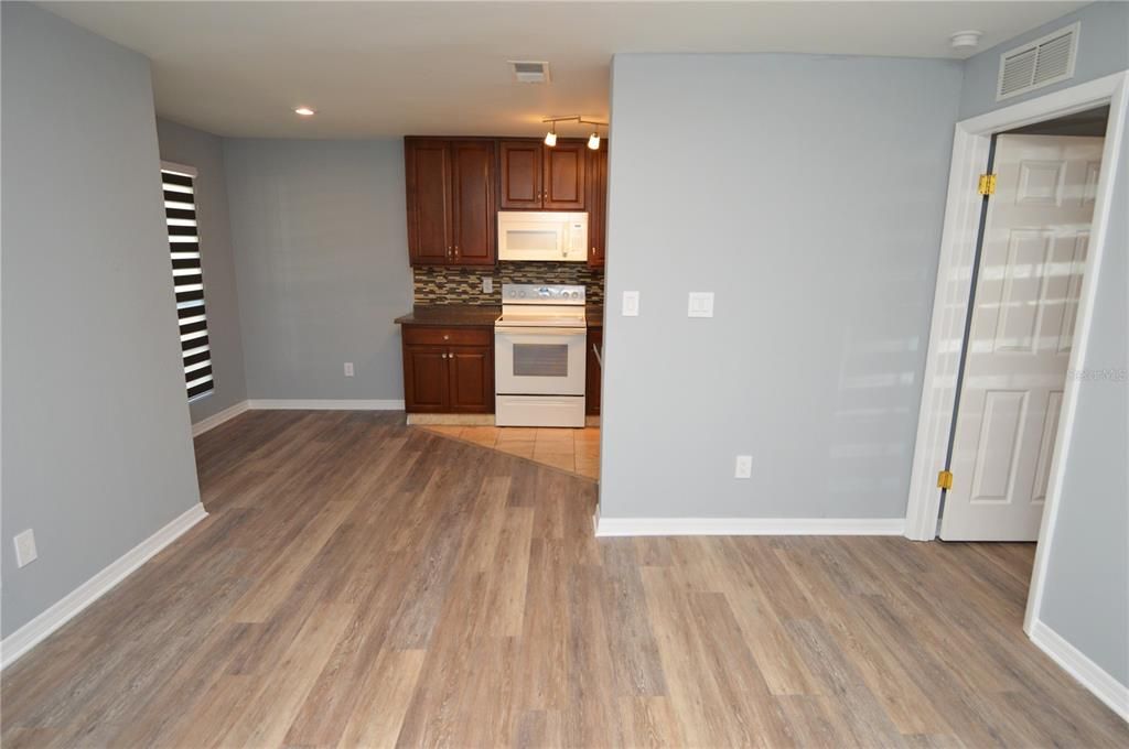 For Rent: $1,375 (1 beds, 1 baths, 625 Square Feet)