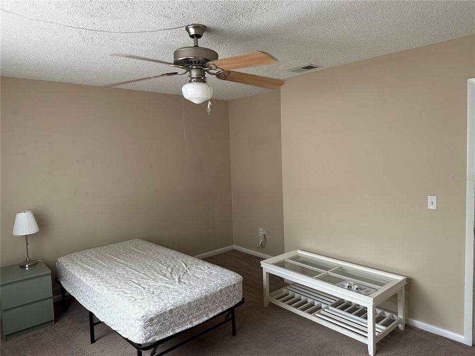 For Rent: $1,800 (2 beds, 1 baths, 1080 Square Feet)