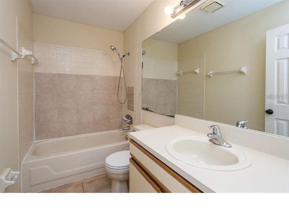 For Rent: $1,850 (2 beds, 2 baths, 984 Square Feet)