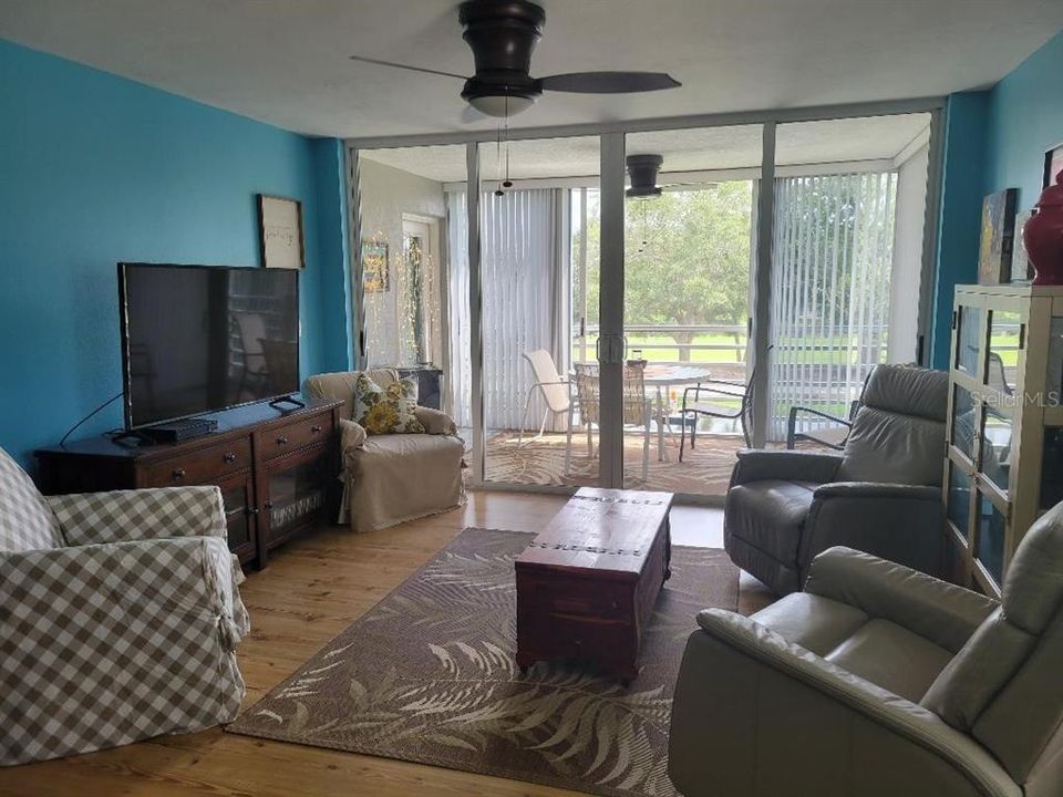 For Sale: $300,000 (2 beds, 2 baths, 1478 Square Feet)