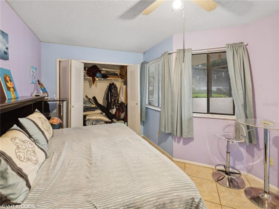 For Sale: $299,900 (2 beds, 2 baths, 959 Square Feet)