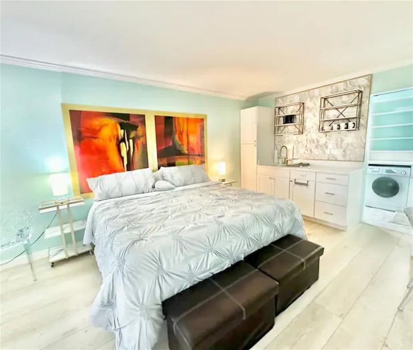 For Sale: $150,000 (1 beds, 1 baths, 348 Square Feet)