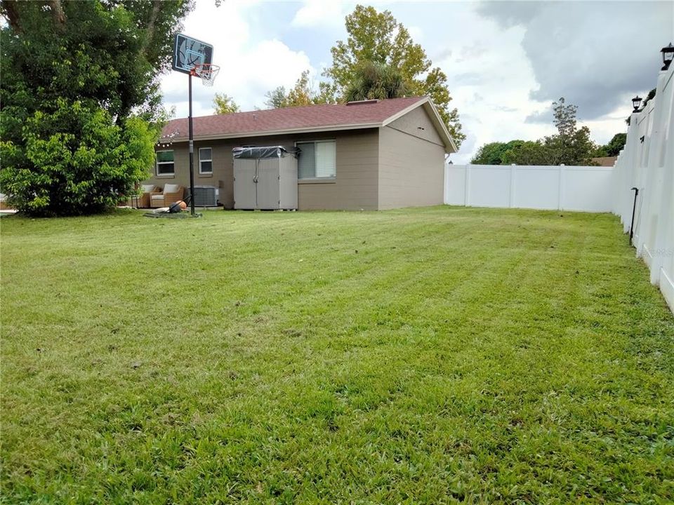 For Sale: $370,000 (3 beds, 2 baths, 975 Square Feet)